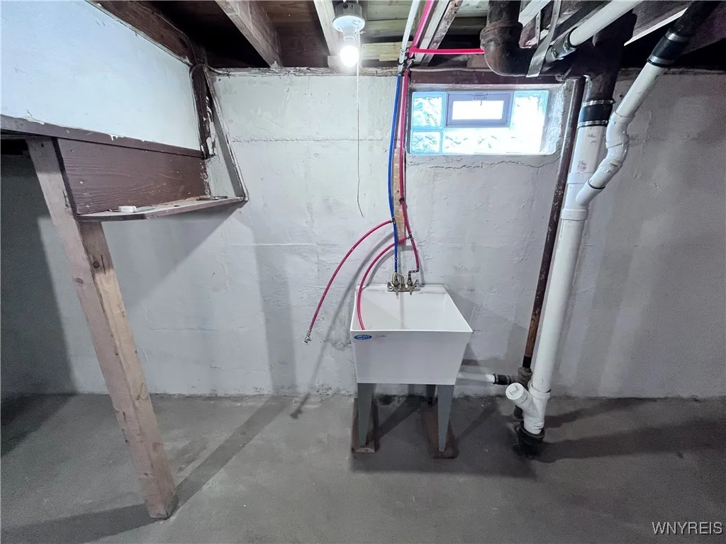 165 Roesch Avenue, Buffalo, New York 14207, Buffalo, New York 14207, 3 Bedrooms Bedrooms, 7 Rooms Rooms,1 BathroomBathrooms,Residential,For Sale,165 Roesch Avenue, Buffalo, New York 14207,0,B1649363