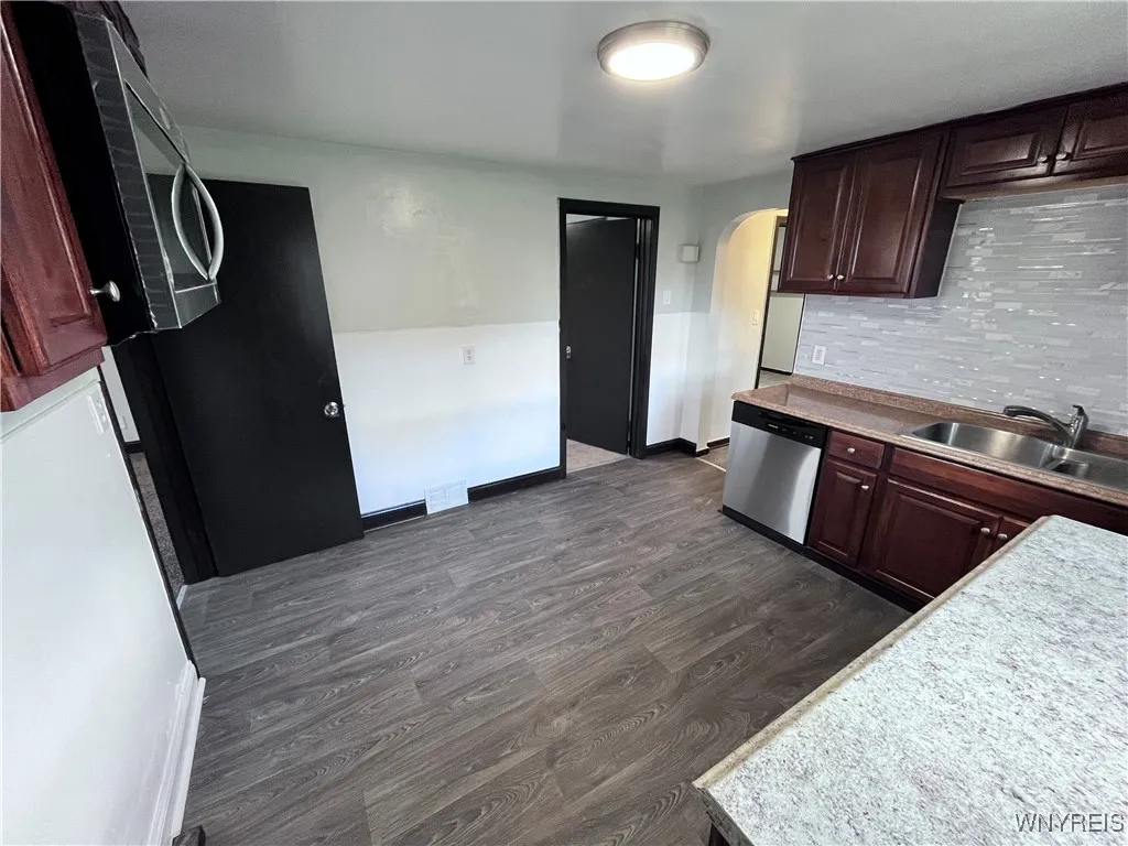 165 Roesch Avenue, Buffalo, New York 14207, Buffalo, New York 14207, 3 Bedrooms Bedrooms, 7 Rooms Rooms,1 BathroomBathrooms,Residential,For Sale,165 Roesch Avenue, Buffalo, New York 14207,0,B1649363