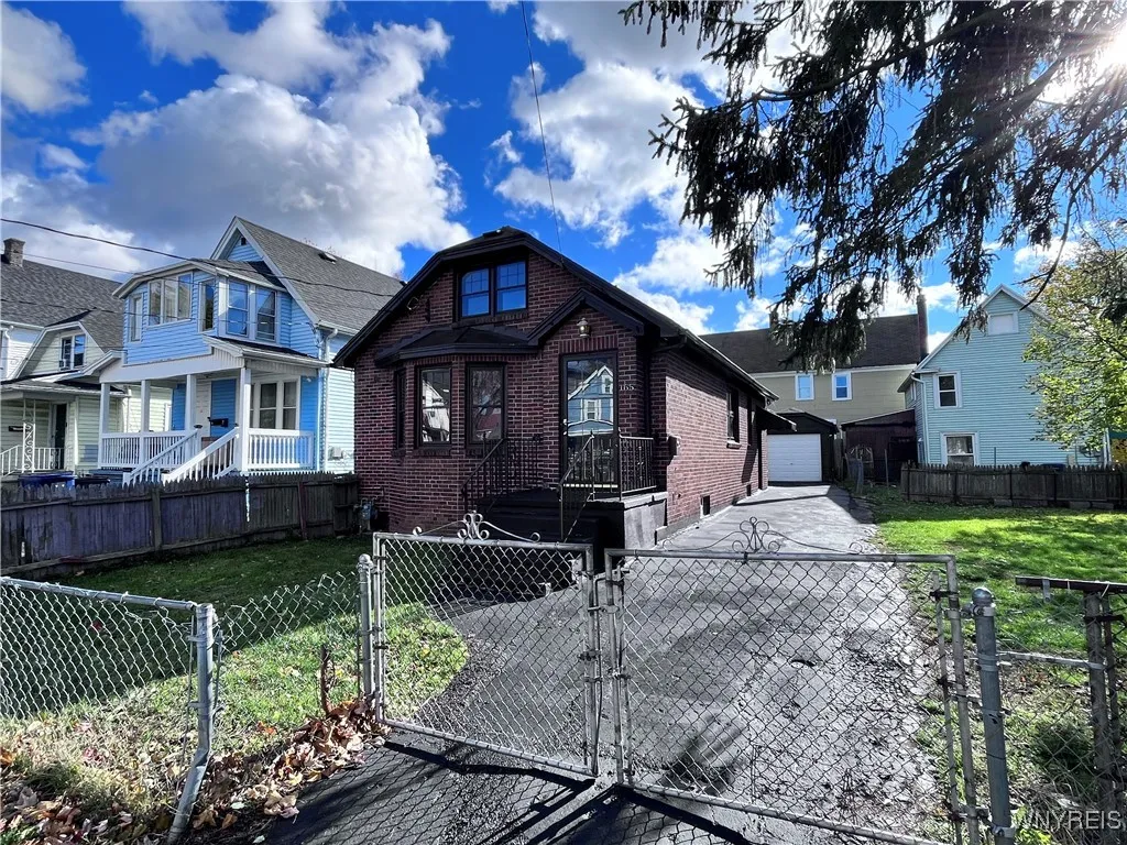 165 Roesch Avenue, Buffalo, New York 14207, Buffalo, New York 14207, 3 Bedrooms Bedrooms, 7 Rooms Rooms,1 BathroomBathrooms,Residential,For Sale,165 Roesch Avenue, Buffalo, New York 14207,0,B1649363