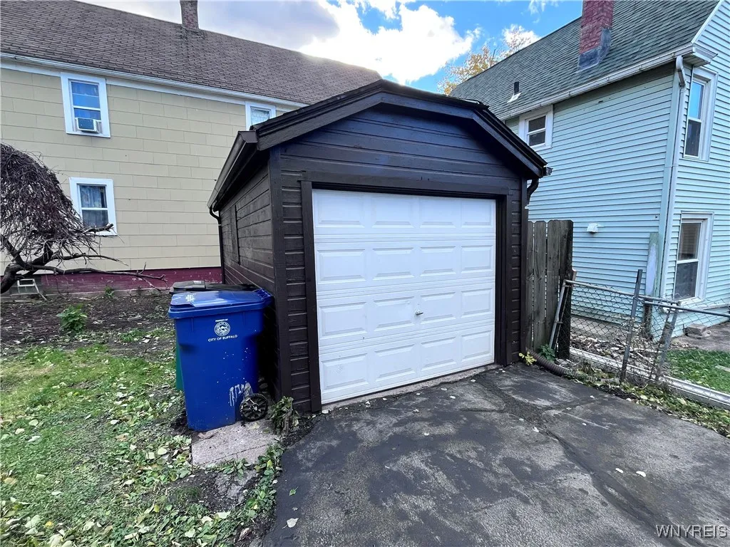 165 Roesch Avenue, Buffalo, New York 14207, Buffalo, New York 14207, 3 Bedrooms Bedrooms, 7 Rooms Rooms,1 BathroomBathrooms,Residential,For Sale,165 Roesch Avenue, Buffalo, New York 14207,0,B1649363