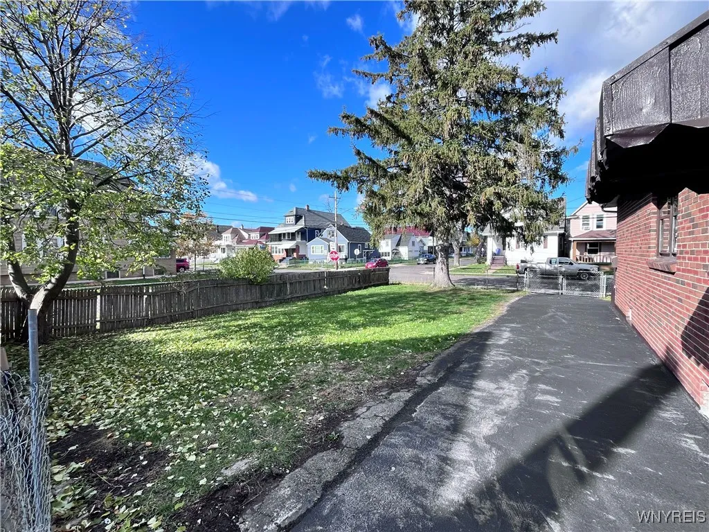 165 Roesch Avenue, Buffalo, New York 14207, Buffalo, New York 14207, 3 Bedrooms Bedrooms, 7 Rooms Rooms,1 BathroomBathrooms,Residential,For Sale,165 Roesch Avenue, Buffalo, New York 14207,0,B1649363