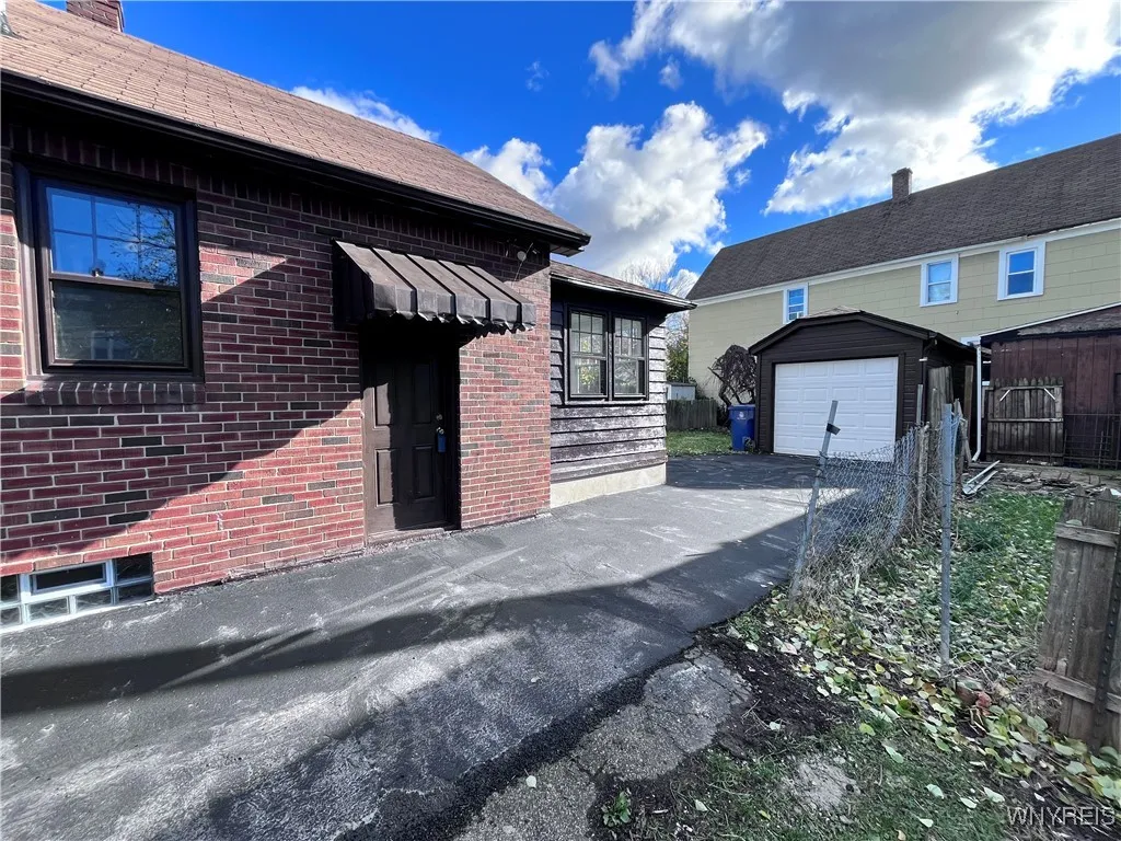 165 Roesch Avenue, Buffalo, New York 14207, Buffalo, New York 14207, 3 Bedrooms Bedrooms, 7 Rooms Rooms,1 BathroomBathrooms,Residential,For Sale,165 Roesch Avenue, Buffalo, New York 14207,0,B1649363