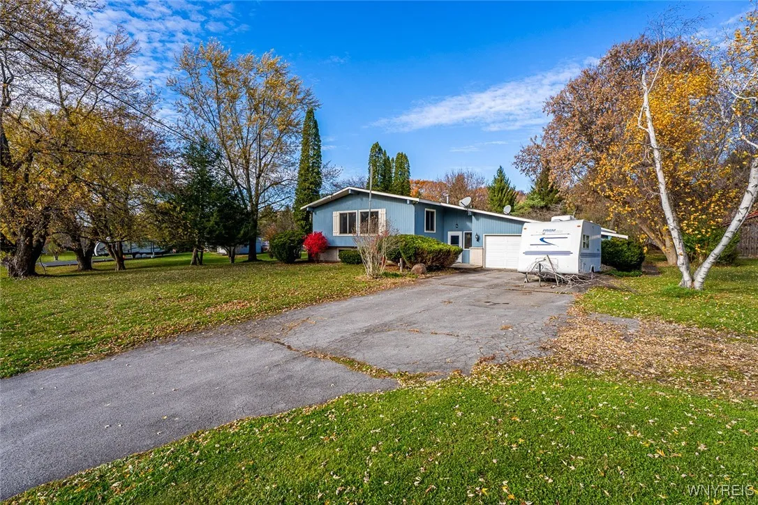 11152 Porterville Road, Marilla, New York 14052, Marilla, New York 14052, 5 Bedrooms Bedrooms, 8 Rooms Rooms,2 BathroomsBathrooms,Residential,For Sale,11152 Porterville Road, Marilla, New York 14052,0,B1649334