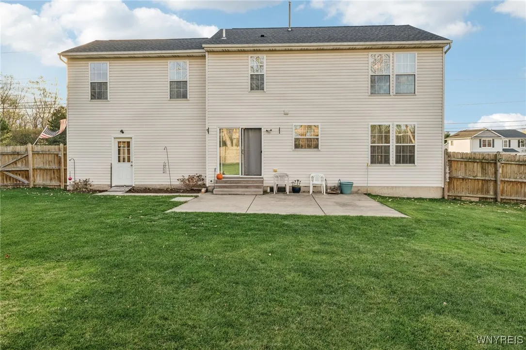 6023 Shoreham Drive, Hamburg, New York 14085, Hamburg, New York 14085, 4 Bedrooms Bedrooms, 7 Rooms Rooms,1 BathroomBathrooms,Residential,For Sale,6023 Shoreham Drive, Hamburg, New York 14085,0,B1648644