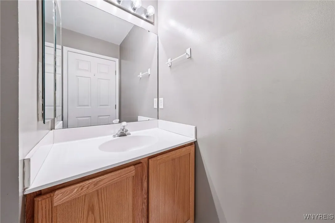 6023 Shoreham Drive, Hamburg, New York 14085, Hamburg, New York 14085, 4 Bedrooms Bedrooms, 7 Rooms Rooms,1 BathroomBathrooms,Residential,For Sale,6023 Shoreham Drive, Hamburg, New York 14085,0,B1648644