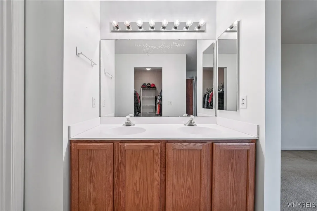 6023 Shoreham Drive, Hamburg, New York 14085, Hamburg, New York 14085, 4 Bedrooms Bedrooms, 7 Rooms Rooms,1 BathroomBathrooms,Residential,For Sale,6023 Shoreham Drive, Hamburg, New York 14085,0,B1648644