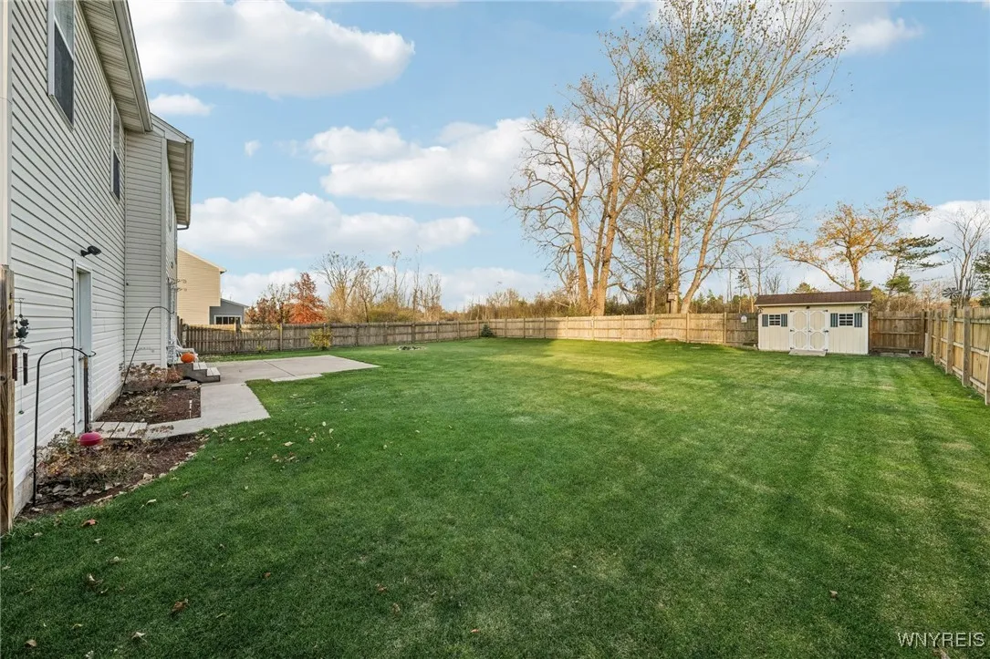 6023 Shoreham Drive, Hamburg, New York 14085, Hamburg, New York 14085, 4 Bedrooms Bedrooms, 7 Rooms Rooms,1 BathroomBathrooms,Residential,For Sale,6023 Shoreham Drive, Hamburg, New York 14085,0,B1648644