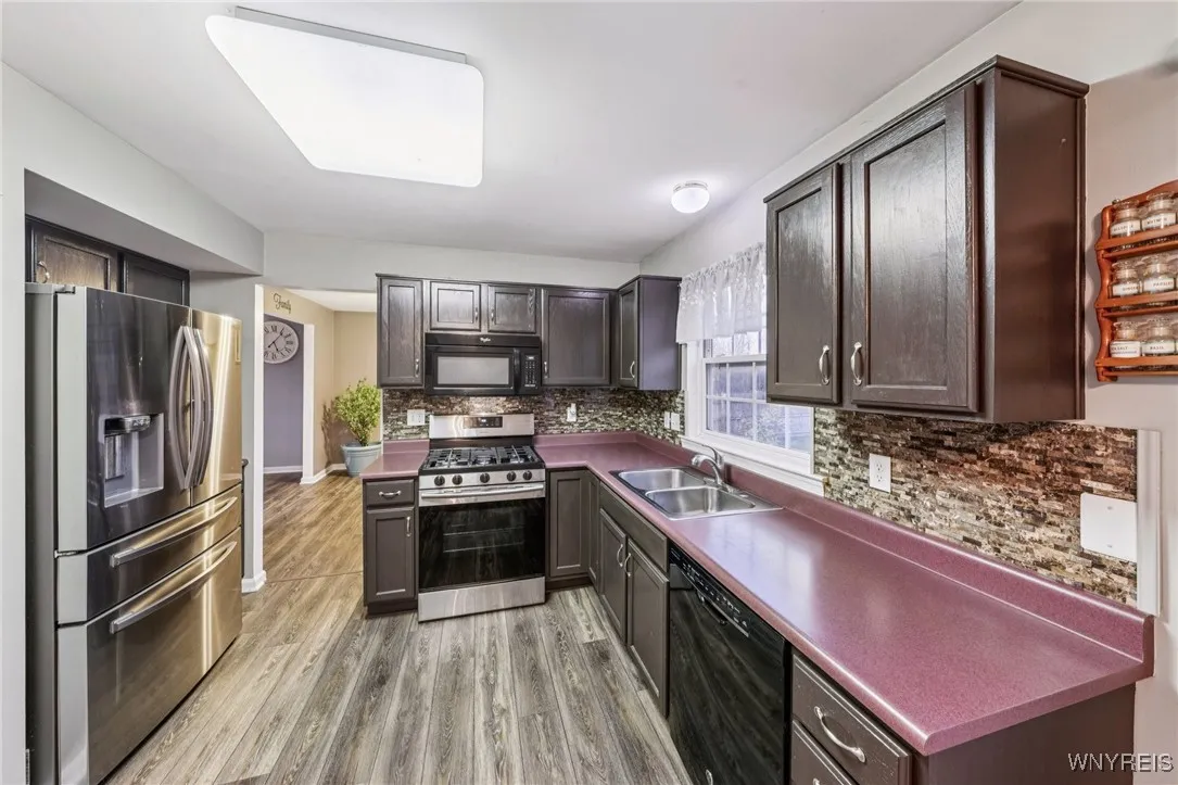 6023 Shoreham Drive, Hamburg, New York 14085, Hamburg, New York 14085, 4 Bedrooms Bedrooms, 7 Rooms Rooms,1 BathroomBathrooms,Residential,For Sale,6023 Shoreham Drive, Hamburg, New York 14085,0,B1648644