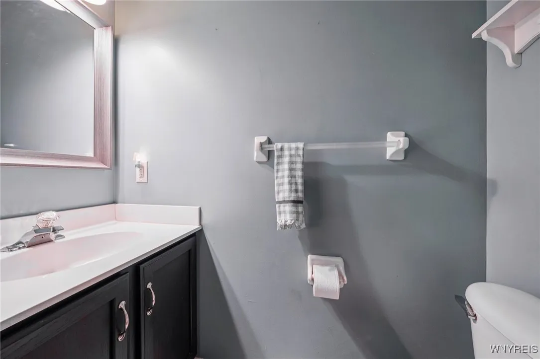 6023 Shoreham Drive, Hamburg, New York 14085, Hamburg, New York 14085, 4 Bedrooms Bedrooms, 7 Rooms Rooms,1 BathroomBathrooms,Residential,For Sale,6023 Shoreham Drive, Hamburg, New York 14085,0,B1648644