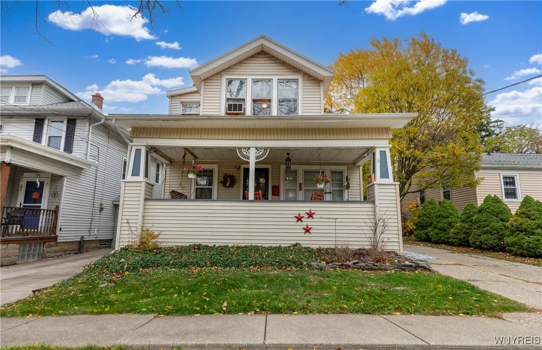 73 Springville Avenue, Amherst, New York 14226, Amherst, New York 14226, 4 Bedrooms Bedrooms, 6 Rooms Rooms,2 BathroomsBathrooms,Residential,For Sale,73 Springville Avenue, Amherst, New York 14226,0,B1649115