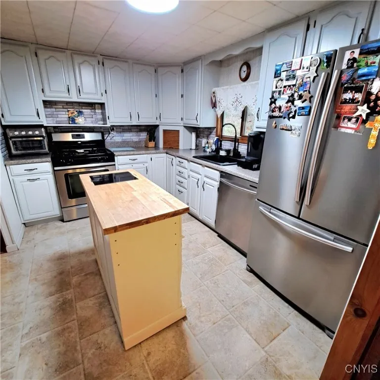 4574 Lee Center Taberg Road, Annsville, New York 1, Annsville, New York 13471, 2 Bedrooms Bedrooms, 9 Rooms Rooms,2 BathroomsBathrooms,Residential,For Sale,4574 Lee Center Taberg Road, Annsville, New York 1,0,S1644089