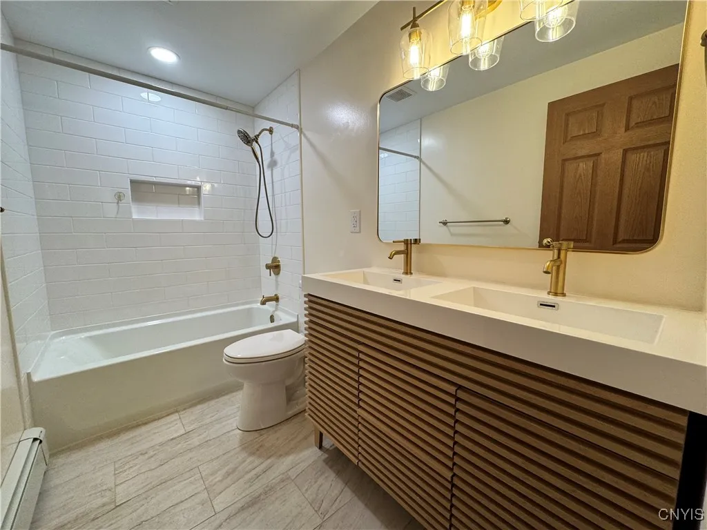 3671 Gaskin Road, Clay, New York 13027, Clay, New York 13027, 3 Bedrooms Bedrooms, 7 Rooms Rooms,1 BathroomBathrooms,Residential Lease,For Rent,3671 Gaskin Road, Clay, New York 13027,0,S1649371