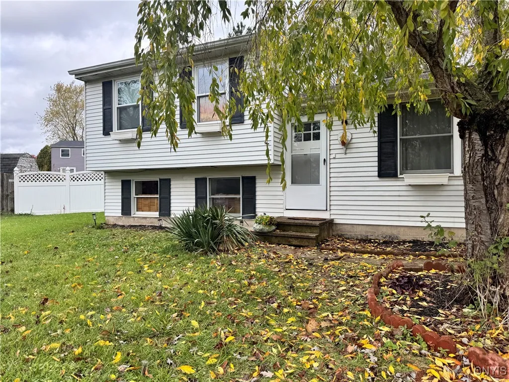 3671 Gaskin Road, Clay, New York 13027, Clay, New York 13027, 3 Bedrooms Bedrooms, 7 Rooms Rooms,1 BathroomBathrooms,Residential Lease,For Rent,3671 Gaskin Road, Clay, New York 13027,0,S1649371