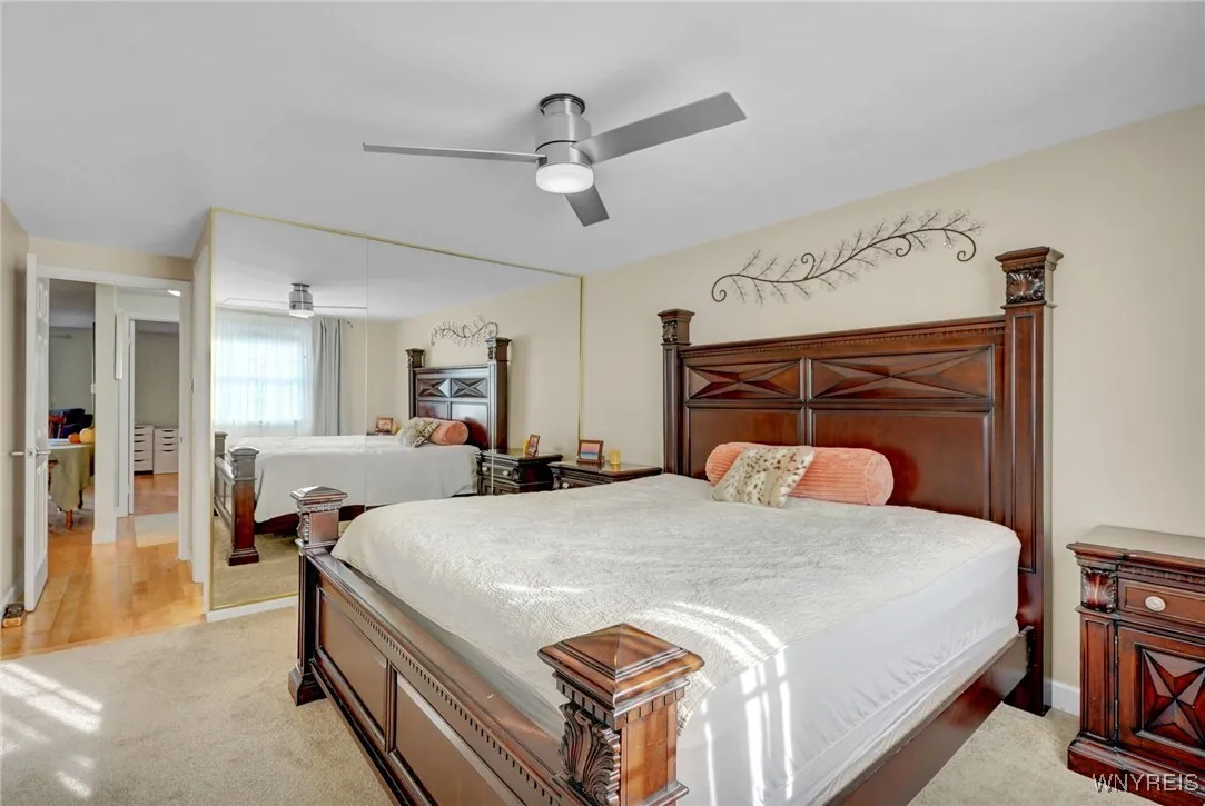 Master bedroom, walk in closet