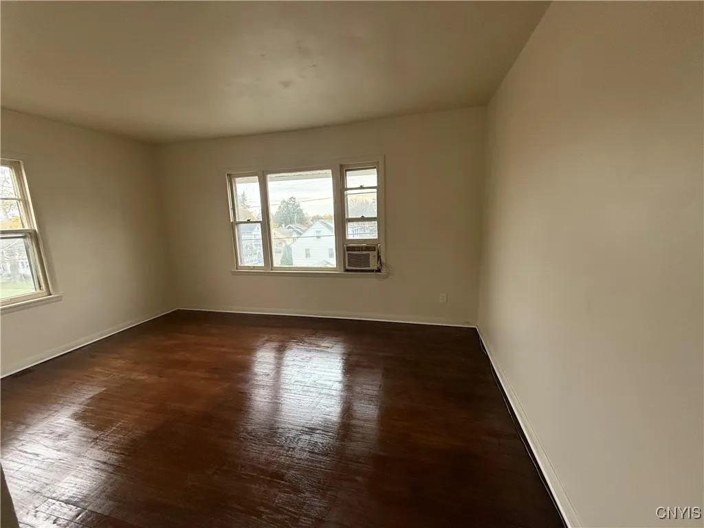 483 Pleasantview Avenue 2, Salina, New York 13208, Salina, New York 13208, 2 Bedrooms Bedrooms, 5 Rooms Rooms,1 BathroomBathrooms,Residential Lease,For Rent,483 Pleasantview Avenue 2, Salina, New York 13208,0,S1649376