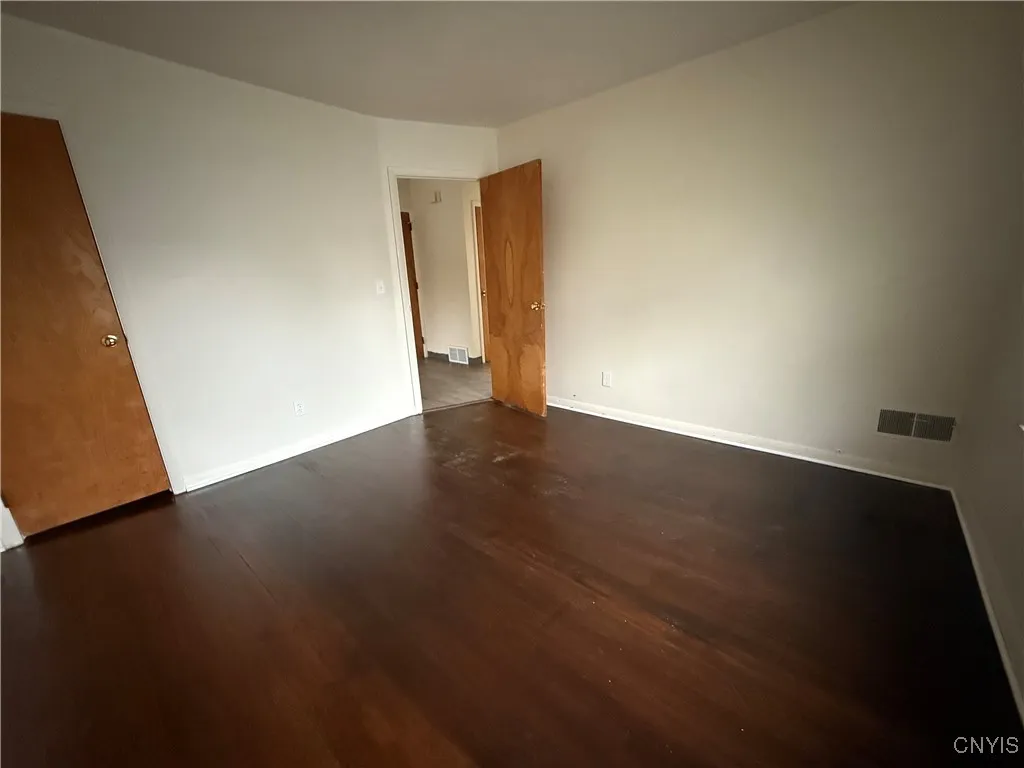 483 Pleasantview Avenue 2, Salina, New York 13208, Salina, New York 13208, 2 Bedrooms Bedrooms, 5 Rooms Rooms,1 BathroomBathrooms,Residential Lease,For Rent,483 Pleasantview Avenue 2, Salina, New York 13208,0,S1649376