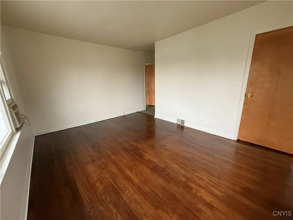 483 Pleasantview Avenue 2, Salina, New York 13208, Salina, New York 13208, 2 Bedrooms Bedrooms, 5 Rooms Rooms,1 BathroomBathrooms,Residential Lease,For Rent,483 Pleasantview Avenue 2, Salina, New York 13208,0,S1649376