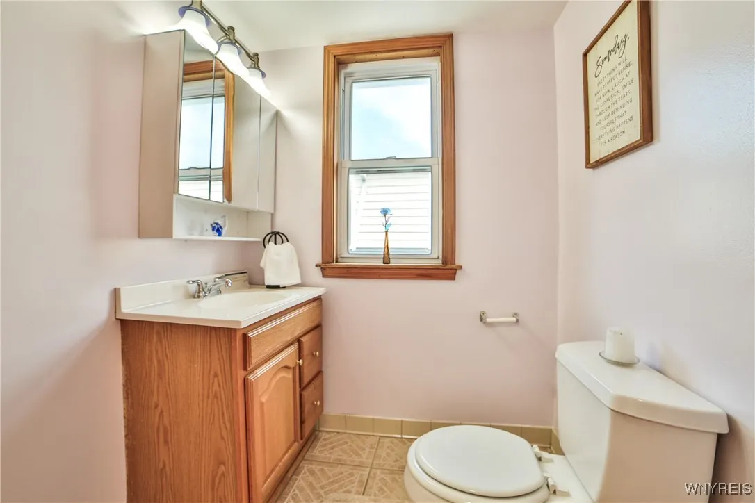 176 Lasalle Avenue, Tonawanda, New York 14217, Tonawanda, New York 14217, 4 Bedrooms Bedrooms, 8 Rooms Rooms,2 BathroomsBathrooms,Residential,For Sale,176 Lasalle Avenue, Tonawanda, New York 14217,0,B1649248