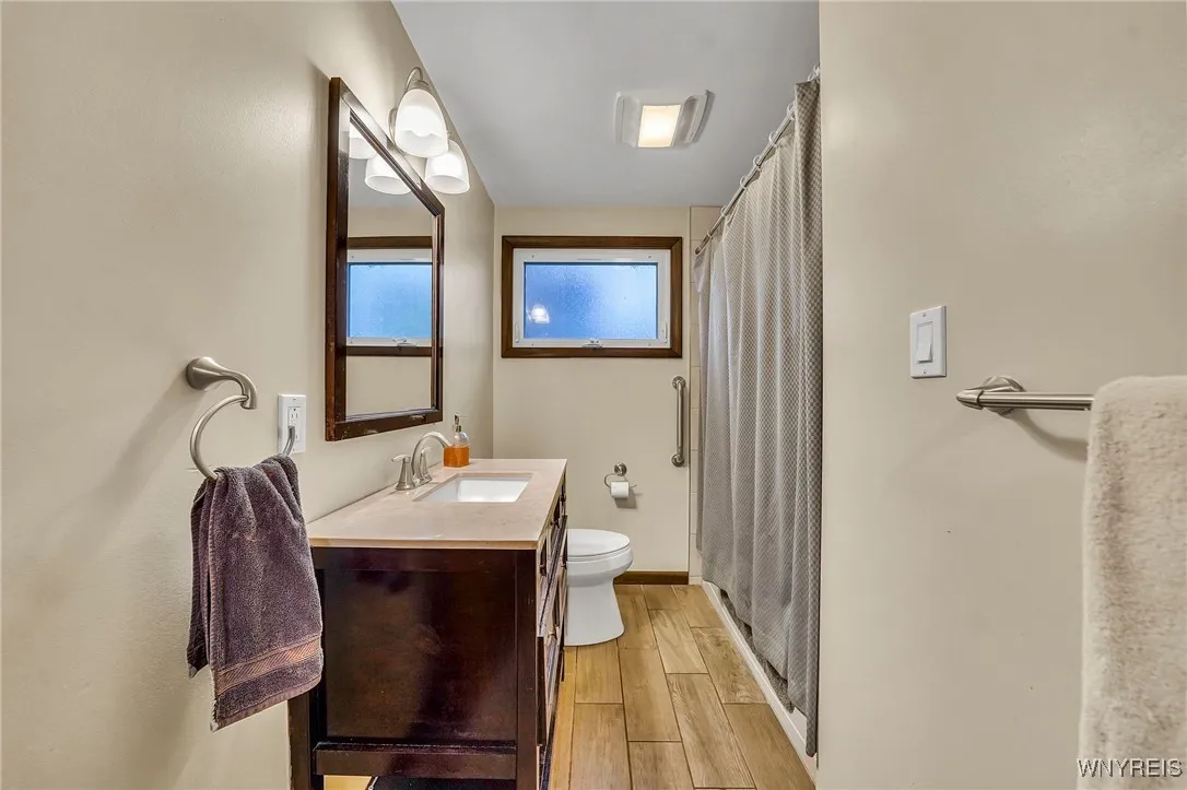 61 Mitchell Drive, Tonawanda, New York 14150, Tonawanda, New York 14150, 3 Bedrooms Bedrooms, 6 Rooms Rooms,1 BathroomBathrooms,Residential,For Sale,61 Mitchell Drive, Tonawanda, New York 14150,0,B1647425