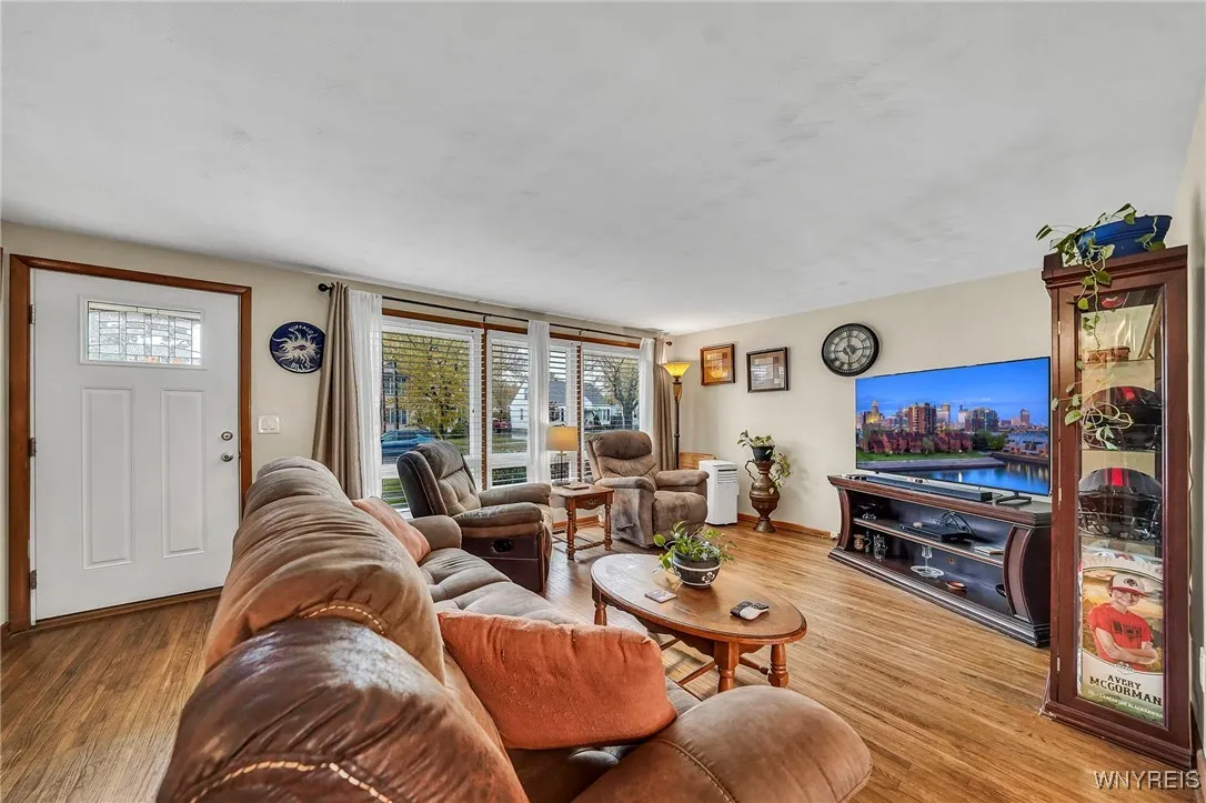 61 Mitchell Drive, Tonawanda, New York 14150, Tonawanda, New York 14150, 3 Bedrooms Bedrooms, 6 Rooms Rooms,1 BathroomBathrooms,Residential,For Sale,61 Mitchell Drive, Tonawanda, New York 14150,0,B1647425