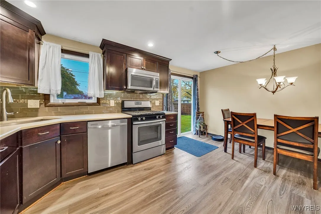 61 Mitchell Drive, Tonawanda, New York 14150, Tonawanda, New York 14150, 3 Bedrooms Bedrooms, 6 Rooms Rooms,1 BathroomBathrooms,Residential,For Sale,61 Mitchell Drive, Tonawanda, New York 14150,0,B1647425