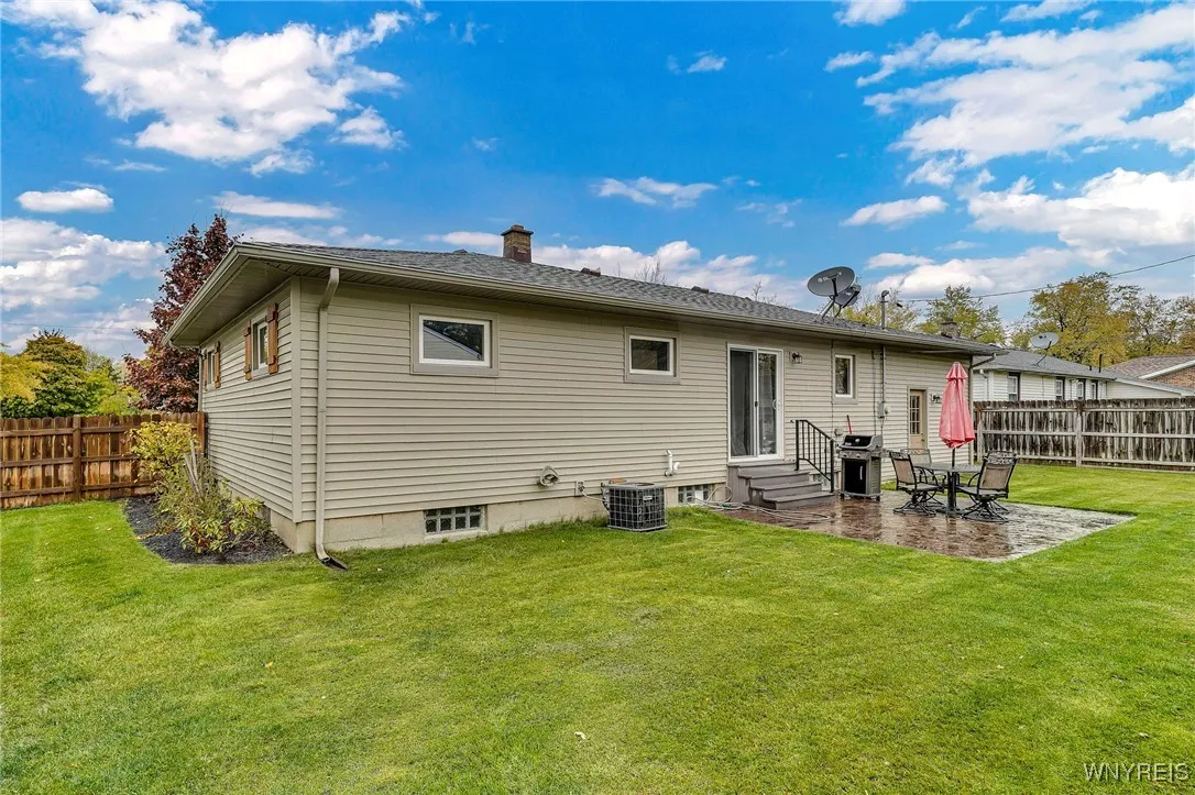 61 Mitchell Drive, Tonawanda, New York 14150, Tonawanda, New York 14150, 3 Bedrooms Bedrooms, 6 Rooms Rooms,1 BathroomBathrooms,Residential,For Sale,61 Mitchell Drive, Tonawanda, New York 14150,0,B1647425