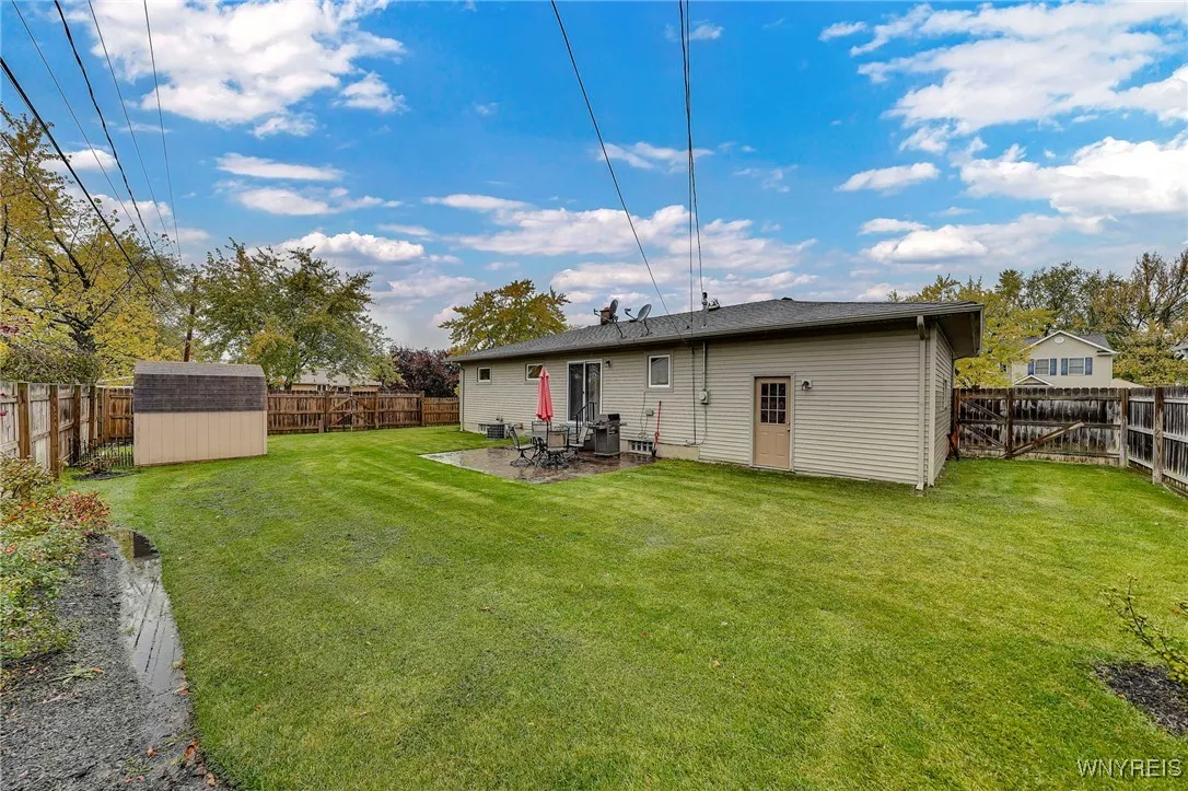 61 Mitchell Drive, Tonawanda, New York 14150, Tonawanda, New York 14150, 3 Bedrooms Bedrooms, 6 Rooms Rooms,1 BathroomBathrooms,Residential,For Sale,61 Mitchell Drive, Tonawanda, New York 14150,0,B1647425