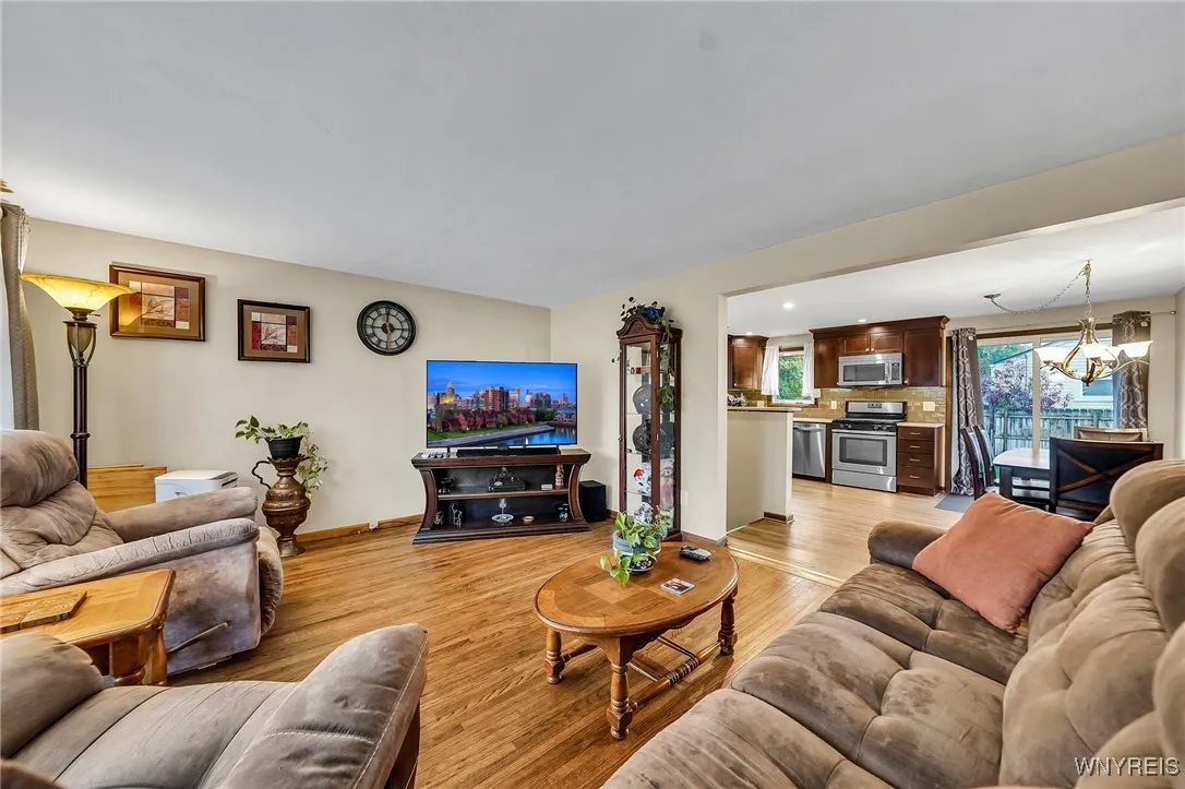 61 Mitchell Drive, Tonawanda, New York 14150, Tonawanda, New York 14150, 3 Bedrooms Bedrooms, 6 Rooms Rooms,1 BathroomBathrooms,Residential,For Sale,61 Mitchell Drive, Tonawanda, New York 14150,0,B1647425