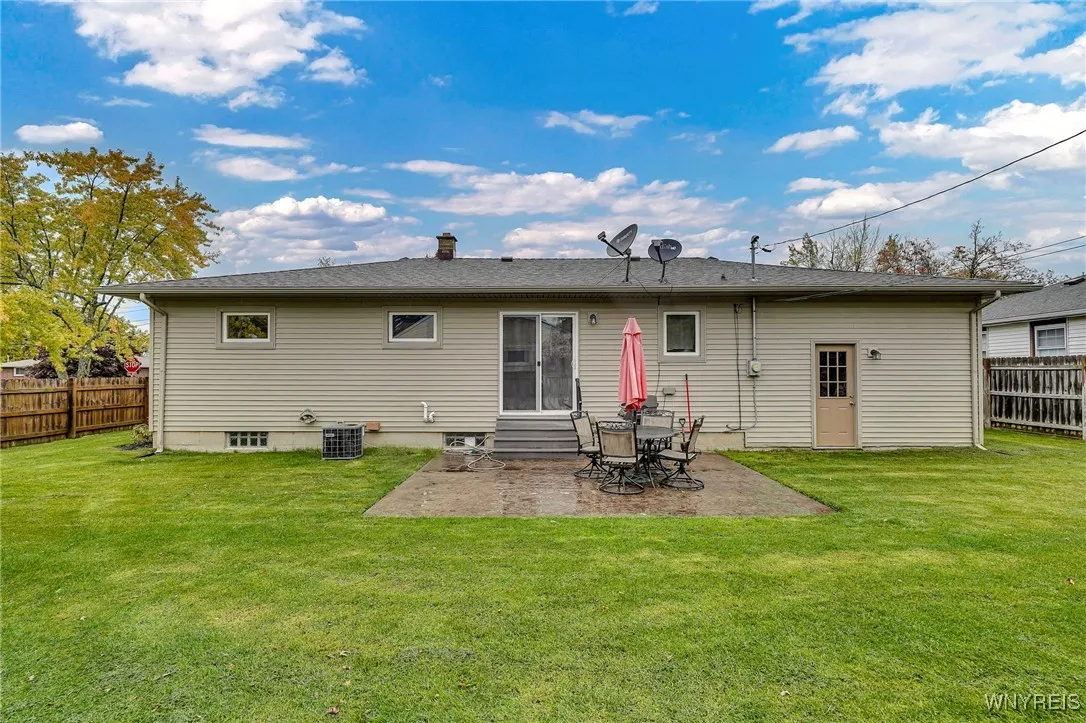 61 Mitchell Drive, Tonawanda, New York 14150, Tonawanda, New York 14150, 3 Bedrooms Bedrooms, 6 Rooms Rooms,1 BathroomBathrooms,Residential,For Sale,61 Mitchell Drive, Tonawanda, New York 14150,0,B1647425