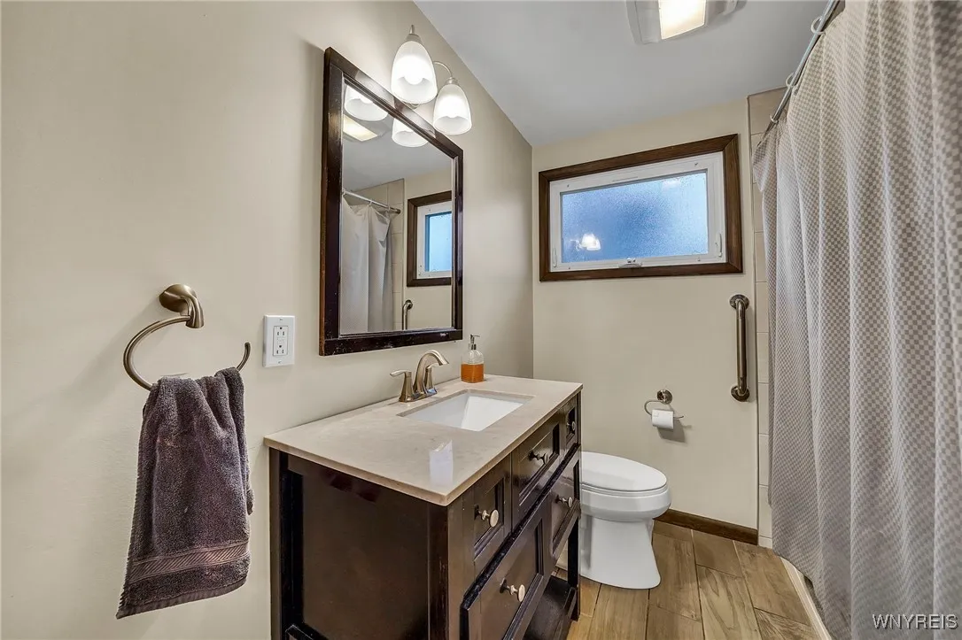 61 Mitchell Drive, Tonawanda, New York 14150, Tonawanda, New York 14150, 3 Bedrooms Bedrooms, 6 Rooms Rooms,1 BathroomBathrooms,Residential,For Sale,61 Mitchell Drive, Tonawanda, New York 14150,0,B1647425