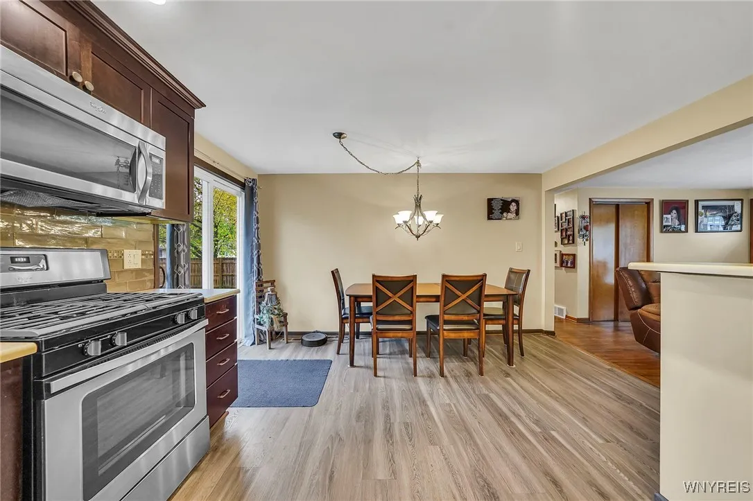 61 Mitchell Drive, Tonawanda, New York 14150, Tonawanda, New York 14150, 3 Bedrooms Bedrooms, 6 Rooms Rooms,1 BathroomBathrooms,Residential,For Sale,61 Mitchell Drive, Tonawanda, New York 14150,0,B1647425