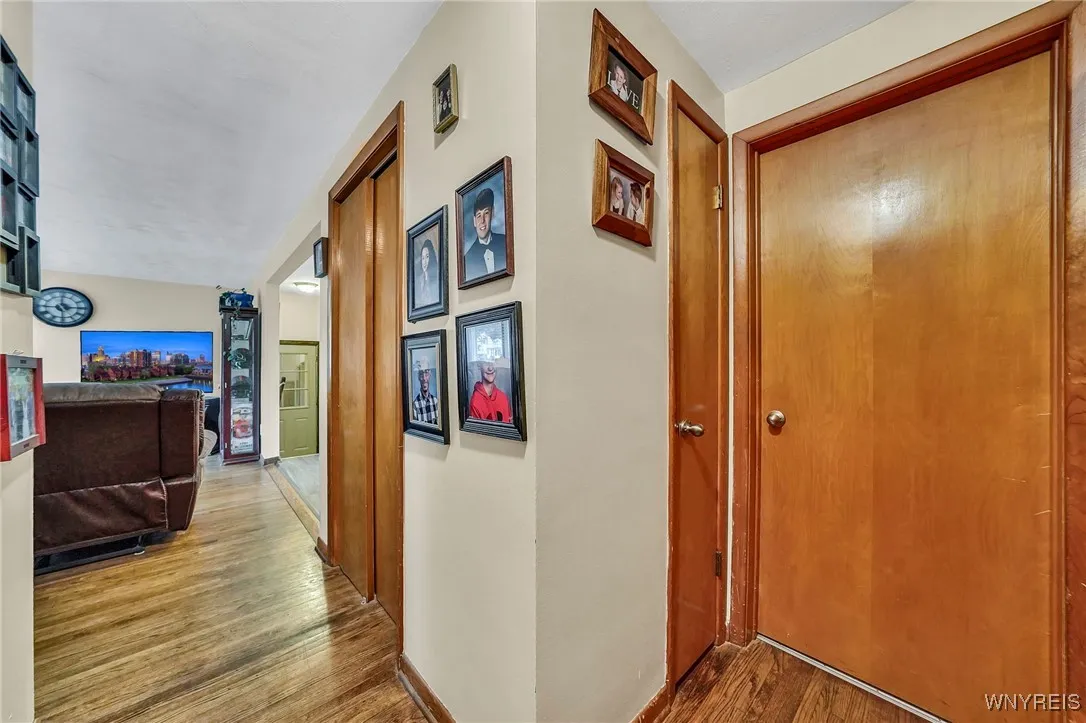 61 Mitchell Drive, Tonawanda, New York 14150, Tonawanda, New York 14150, 3 Bedrooms Bedrooms, 6 Rooms Rooms,1 BathroomBathrooms,Residential,For Sale,61 Mitchell Drive, Tonawanda, New York 14150,0,B1647425