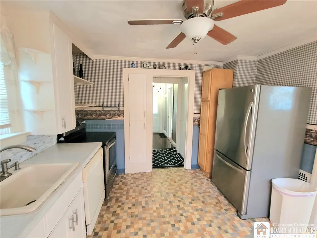 85 Dearborn Street, Jamestown, New York 14701, Jamestown, New York 14701, 2 Bedrooms Bedrooms, 6 Rooms Rooms,1 BathroomBathrooms,Residential,For Sale,85 Dearborn Street, Jamestown, New York 14701,0,R1646871