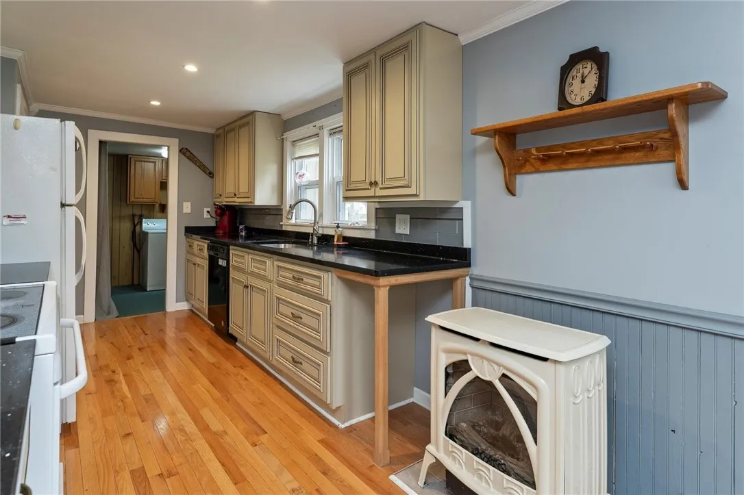 22 Franklin Street, Phelps, New York 14532, Phelps, New York 14532, 3 Bedrooms Bedrooms, 7 Rooms Rooms,1 BathroomBathrooms,Residential,For Sale,22 Franklin Street, Phelps, New York 14532,0,R1649398