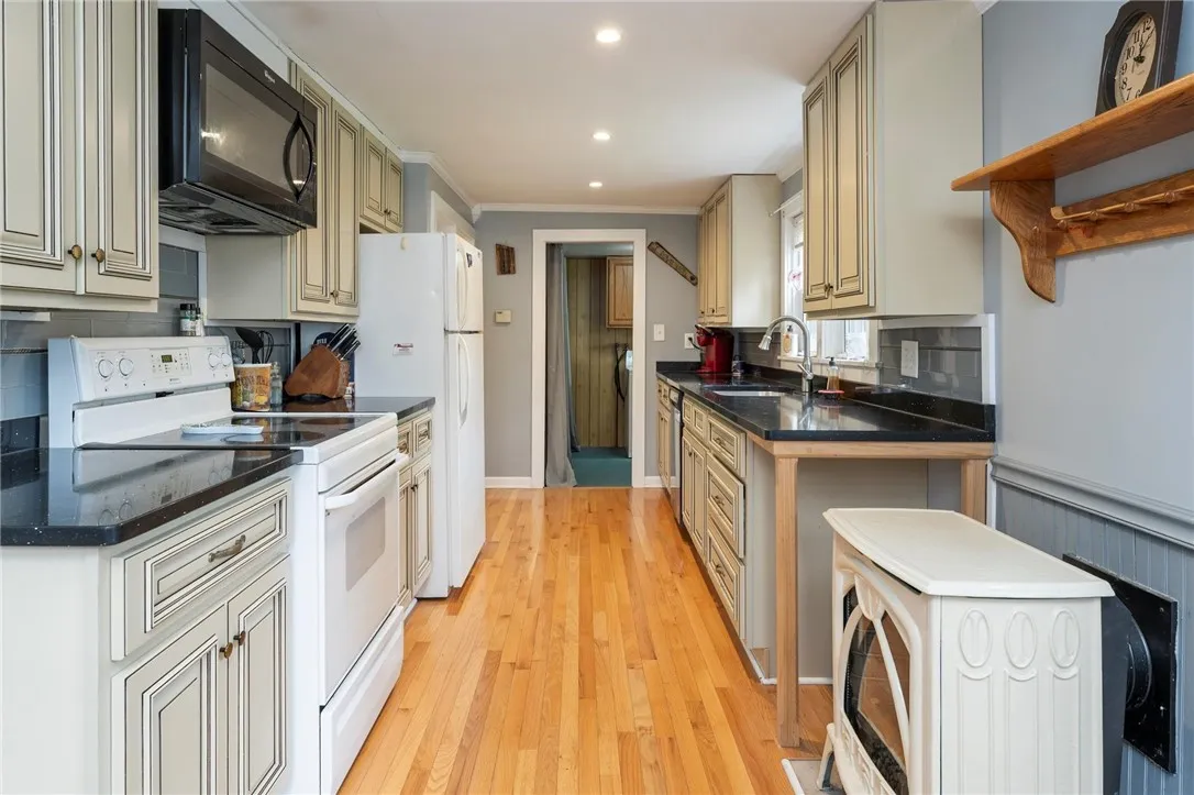 22 Franklin Street, Phelps, New York 14532, Phelps, New York 14532, 3 Bedrooms Bedrooms, 7 Rooms Rooms,1 BathroomBathrooms,Residential,For Sale,22 Franklin Street, Phelps, New York 14532,0,R1649398