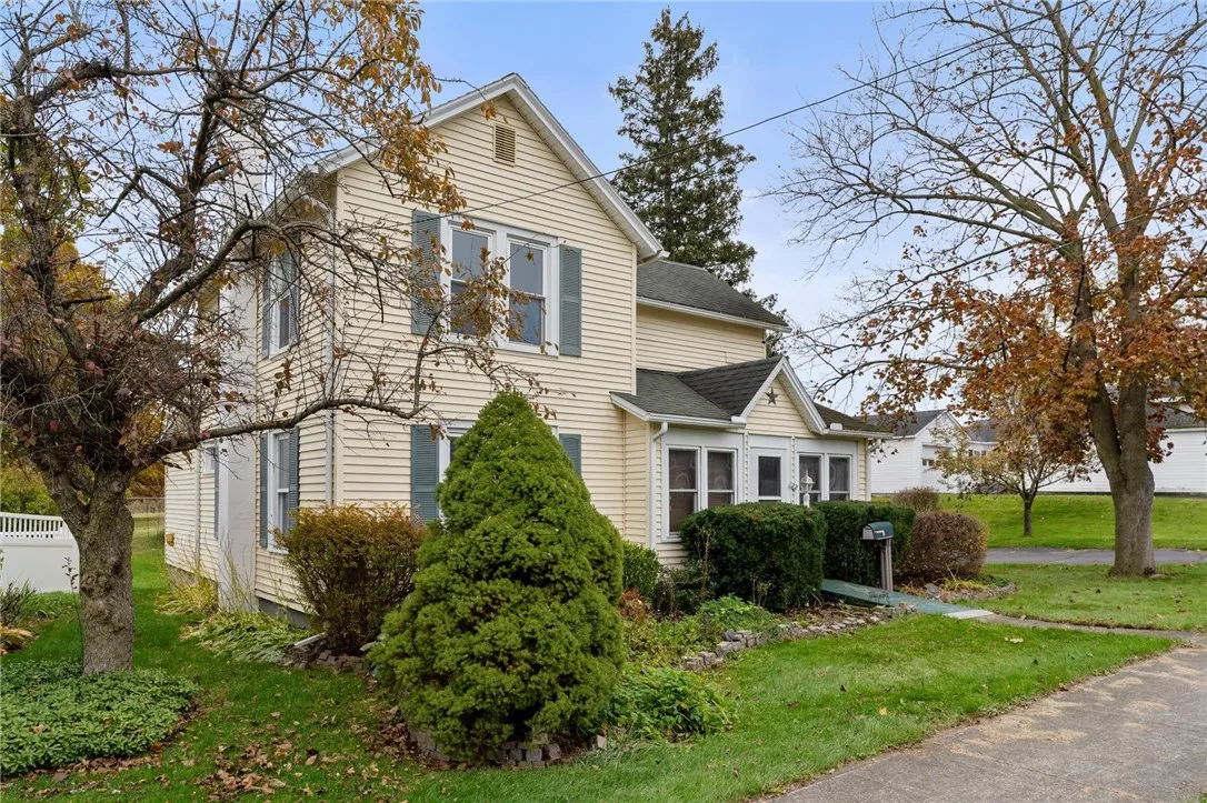 22 Franklin Street, Phelps, New York 14532, Phelps, New York 14532, 3 Bedrooms Bedrooms, 7 Rooms Rooms,1 BathroomBathrooms,Residential,For Sale,22 Franklin Street, Phelps, New York 14532,0,R1649398