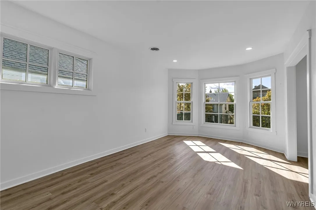 236 Brunswick Boulevard, Buffalo, New York 14208, Buffalo, New York 14208, 5 Bedrooms Bedrooms, ,2 BathroomsBathrooms,Residential,For Sale,236 Brunswick Boulevard, Buffalo, New York 14208,0,B1645596