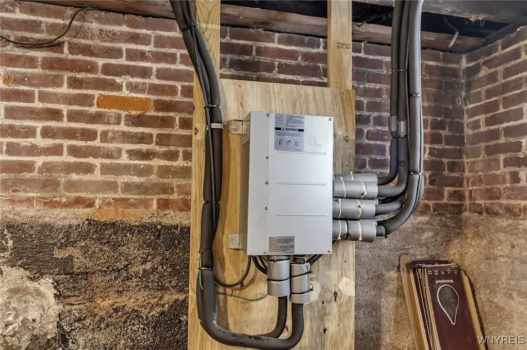 236 Brunswick Boulevard, Buffalo, New York 14208, Buffalo, New York 14208, 5 Bedrooms Bedrooms, ,2 BathroomsBathrooms,Residential,For Sale,236 Brunswick Boulevard, Buffalo, New York 14208,0,B1645596