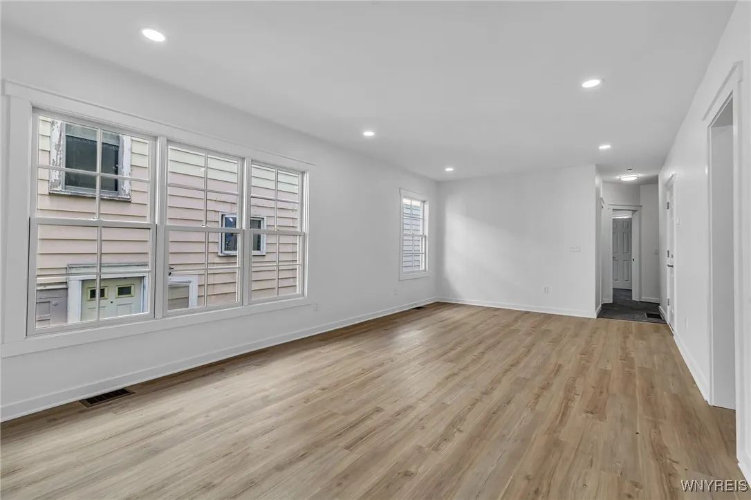 236 Brunswick Boulevard, Buffalo, New York 14208, Buffalo, New York 14208, 5 Bedrooms Bedrooms, ,2 BathroomsBathrooms,Residential,For Sale,236 Brunswick Boulevard, Buffalo, New York 14208,0,B1645596