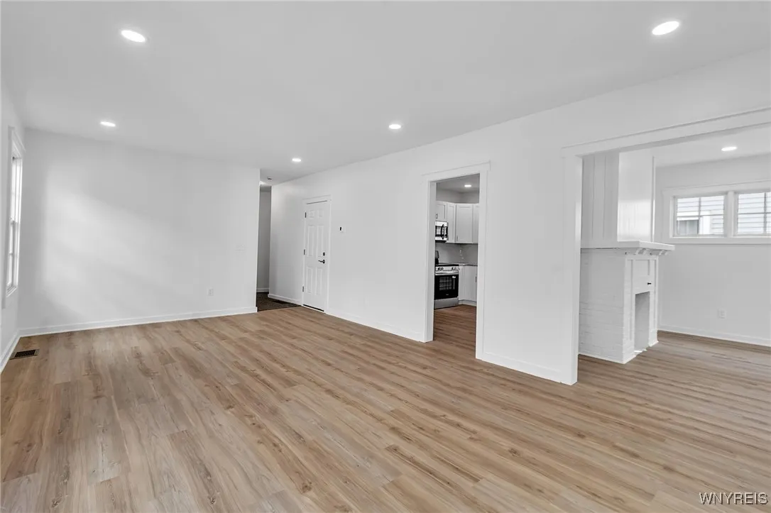 236 Brunswick Boulevard, Buffalo, New York 14208, Buffalo, New York 14208, 5 Bedrooms Bedrooms, ,2 BathroomsBathrooms,Residential,For Sale,236 Brunswick Boulevard, Buffalo, New York 14208,0,B1645596