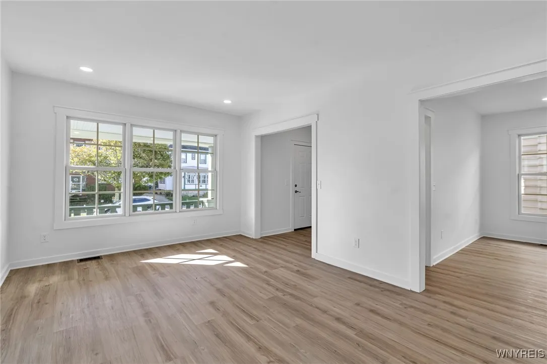 236 Brunswick Boulevard, Buffalo, New York 14208, Buffalo, New York 14208, 5 Bedrooms Bedrooms, ,2 BathroomsBathrooms,Residential,For Sale,236 Brunswick Boulevard, Buffalo, New York 14208,0,B1645596