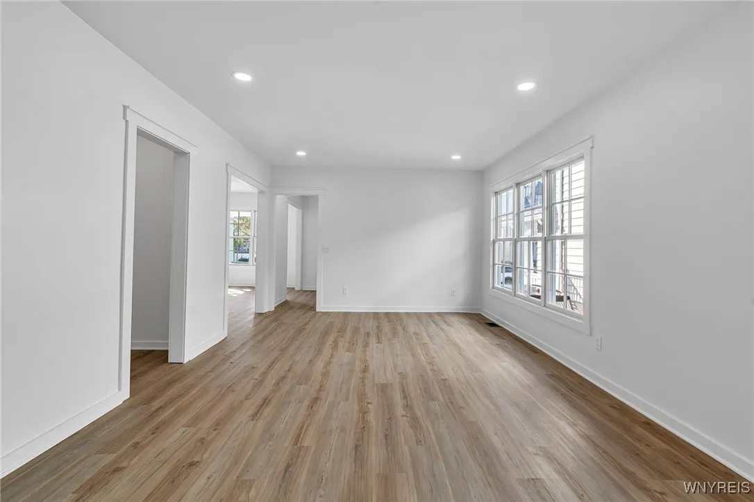 236 Brunswick Boulevard, Buffalo, New York 14208, Buffalo, New York 14208, 5 Bedrooms Bedrooms, ,2 BathroomsBathrooms,Residential,For Sale,236 Brunswick Boulevard, Buffalo, New York 14208,0,B1645596