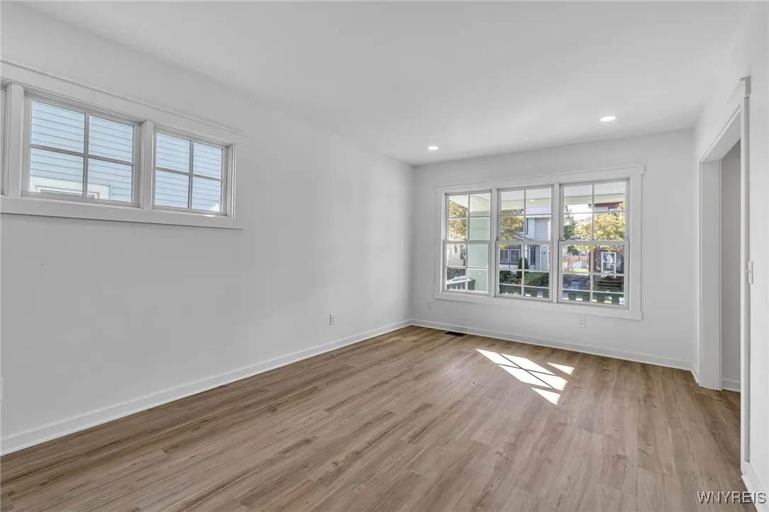 236 Brunswick Boulevard, Buffalo, New York 14208, Buffalo, New York 14208, 5 Bedrooms Bedrooms, ,2 BathroomsBathrooms,Residential,For Sale,236 Brunswick Boulevard, Buffalo, New York 14208,0,B1645596