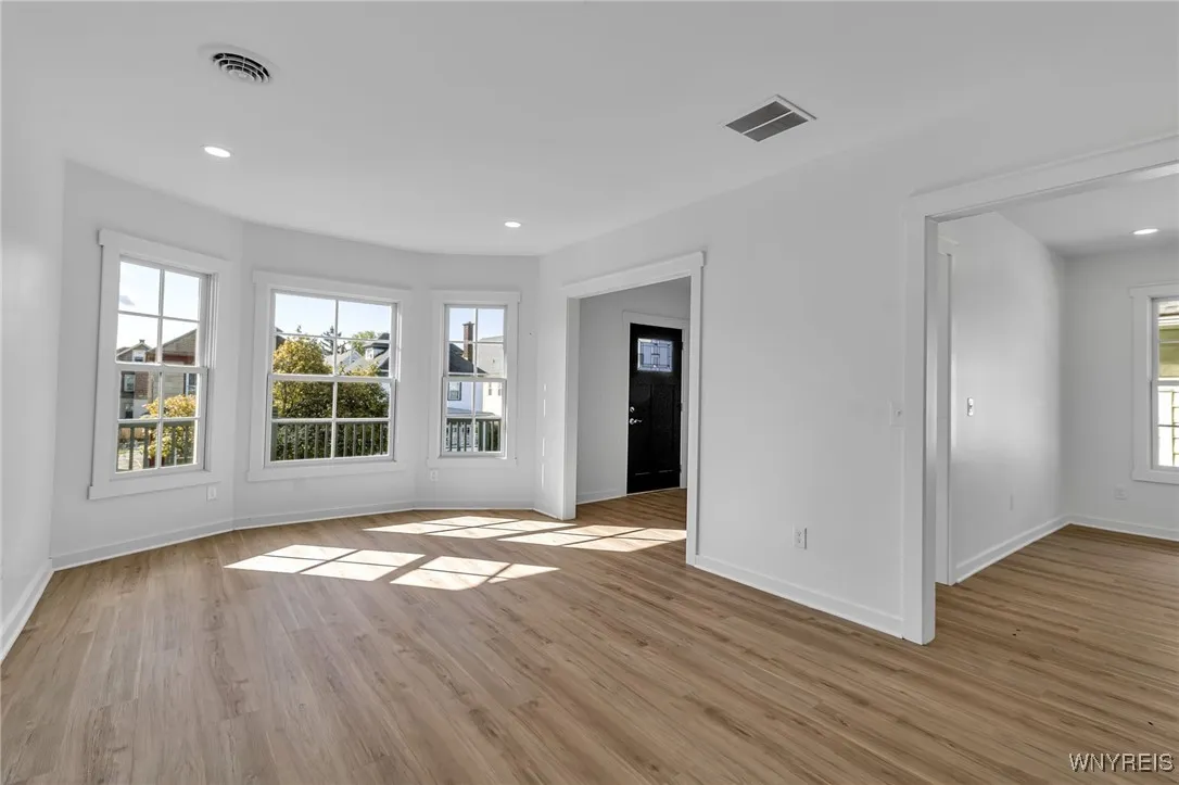 236 Brunswick Boulevard, Buffalo, New York 14208, Buffalo, New York 14208, 5 Bedrooms Bedrooms, ,2 BathroomsBathrooms,Residential,For Sale,236 Brunswick Boulevard, Buffalo, New York 14208,0,B1645596