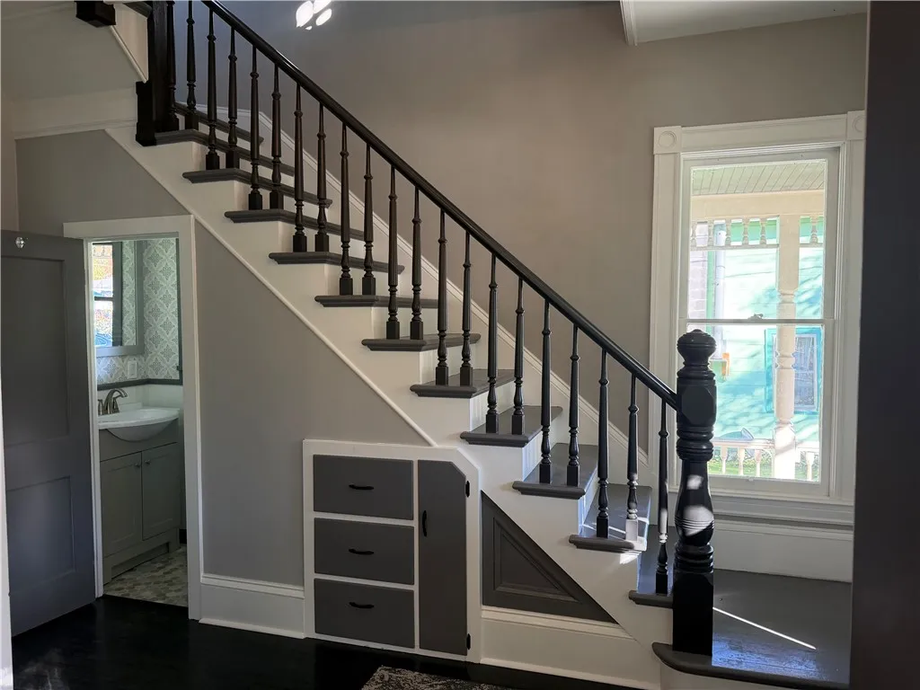 122 West William Street, Bath, New York 14810, Bath, New York 14810, 3 Bedrooms Bedrooms, 10 Rooms Rooms,2 BathroomsBathrooms,Residential,For Sale,122 West William Street, Bath, New York 14810,0,R1649300