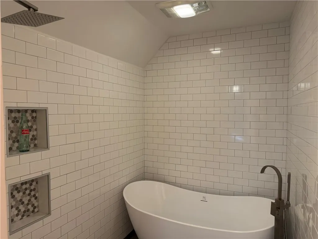 122 West William Street, Bath, New York 14810, Bath, New York 14810, 3 Bedrooms Bedrooms, 10 Rooms Rooms,2 BathroomsBathrooms,Residential,For Sale,122 West William Street, Bath, New York 14810,0,R1649300