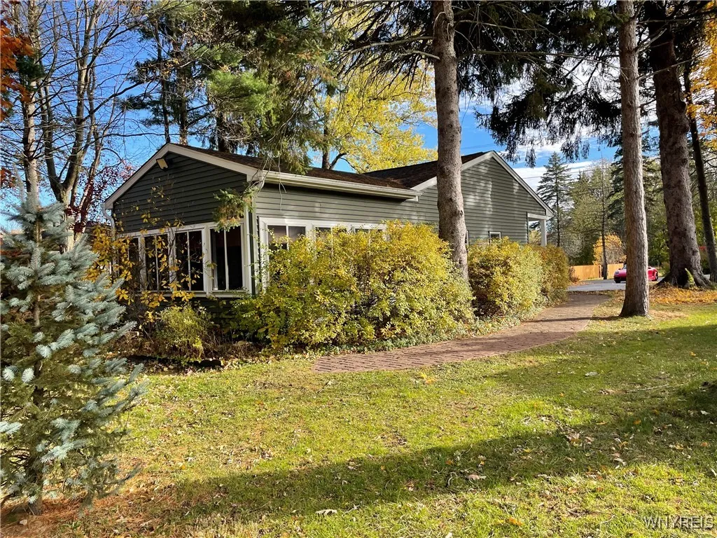 2141 Billington Road, Elma, New York 14052, Elma, New York 14052, 3 Bedrooms Bedrooms, 7 Rooms Rooms,1 BathroomBathrooms,Residential,For Sale,2141 Billington Road, Elma, New York 14052,0,B1649391