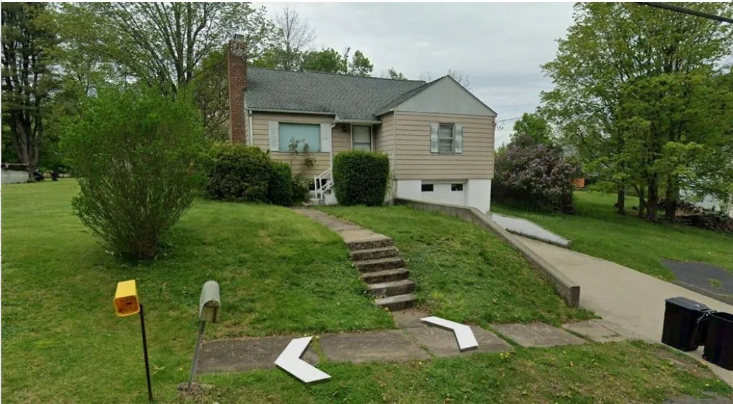 19 Lawrence Avenue, Thompson, New York 12701, Thompson, New York 12701, 5 Bedrooms Bedrooms, 11 Rooms Rooms,2 BathroomsBathrooms,Residential,For Sale,19 Lawrence Avenue, Thompson, New York 12701,0,R1649402