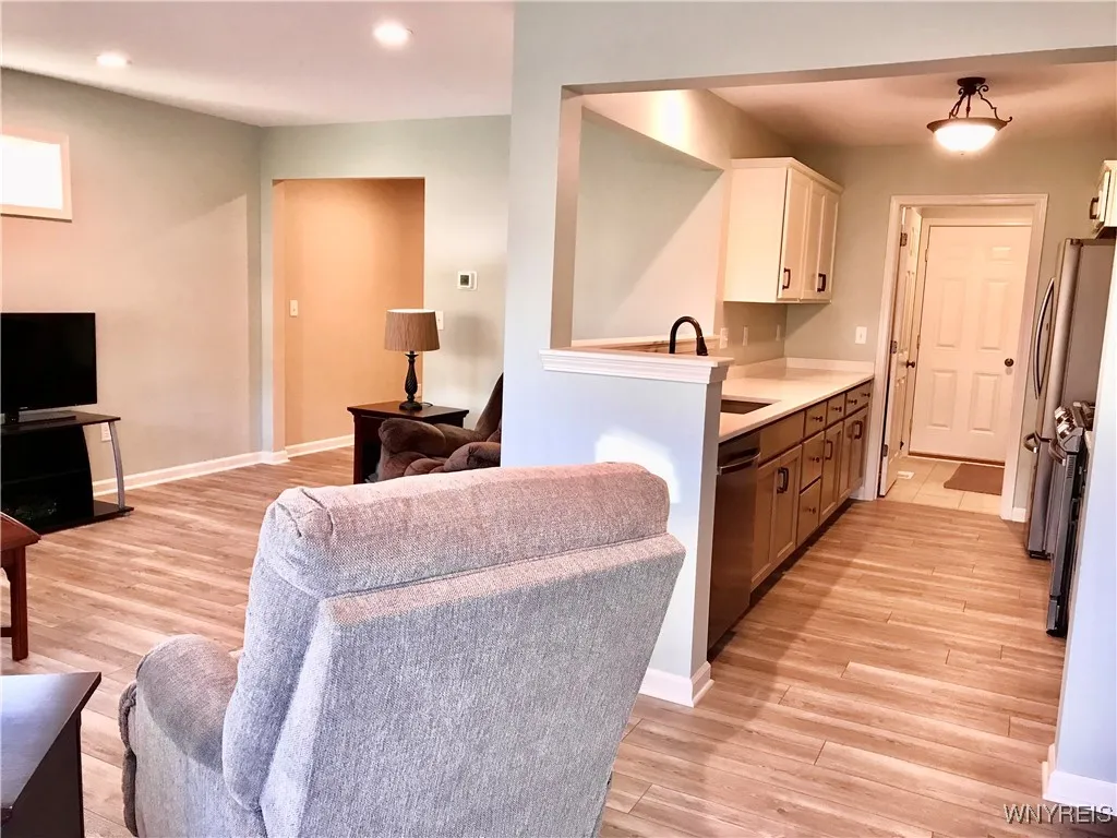 902 Carriage Lane, West Seneca, New York 14224, West Seneca, New York 14224, 2 Bedrooms Bedrooms, 6 Rooms Rooms,1 BathroomBathrooms,Residential,For Sale,902 Carriage Lane, West Seneca, New York 14224,0,B1649337