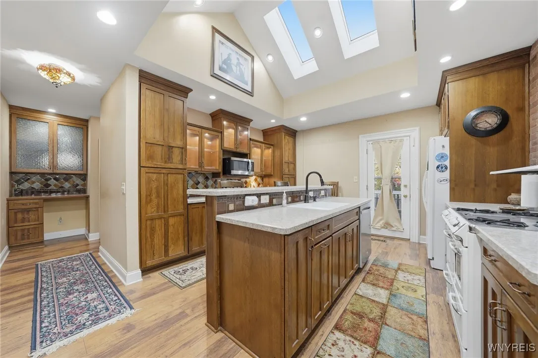 37 State Street, Royalton, New York 14105, Royalton, New York 14105, 5 Bedrooms Bedrooms, 12 Rooms Rooms,3 BathroomsBathrooms,Residential,For Sale,37 State Street, Royalton, New York 14105,0,B1649409